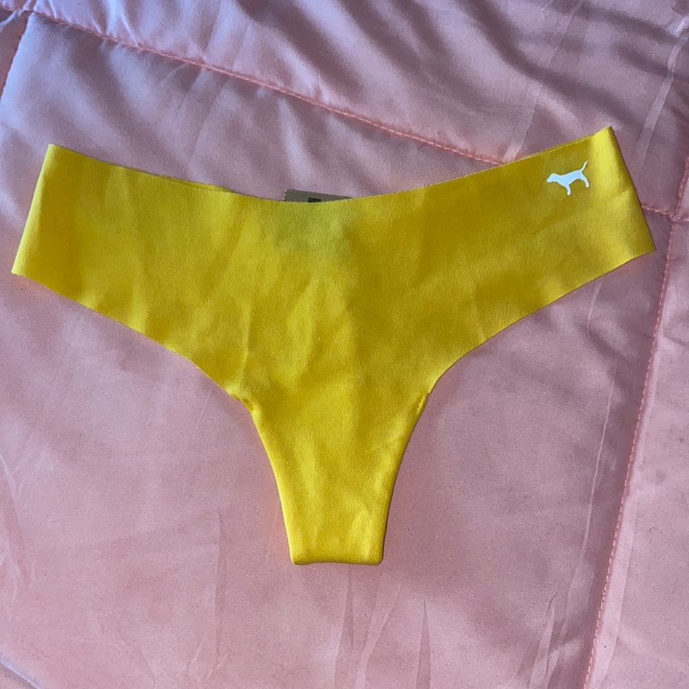 ✨BUNDLE DEAL✨ PINK/VS XS thong panties